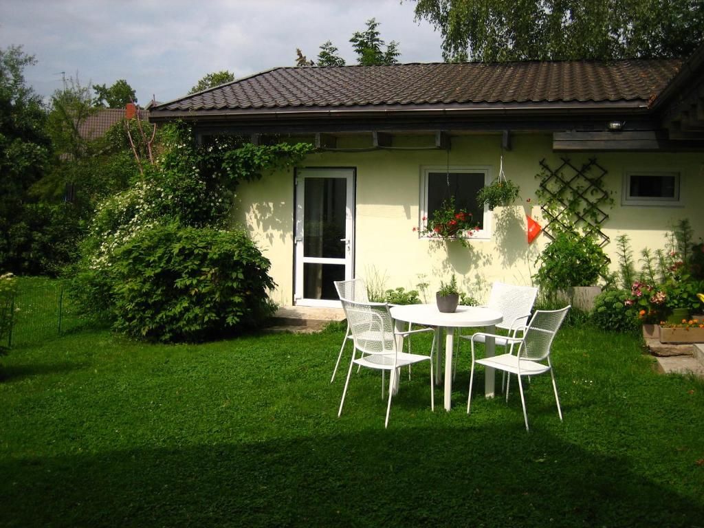 Дома для отпуска Secret garden house in the center of Sigulda Сигулда
